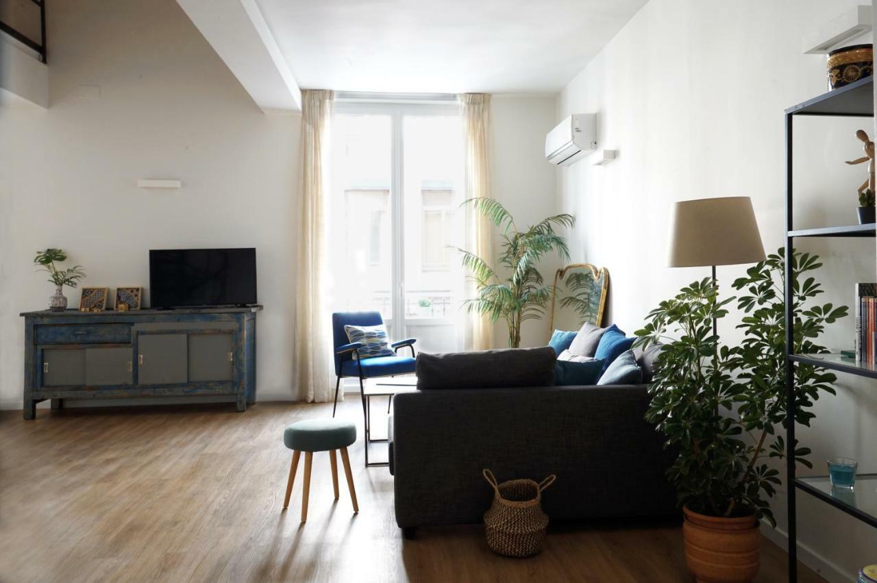 Apartment T-home / Stylish Center